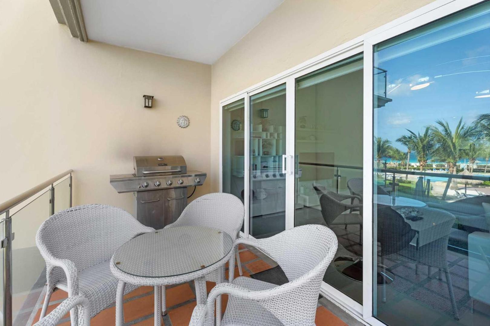 Billede 4: Beachfront - Ambiente Elegante 2BR condo - BC256
