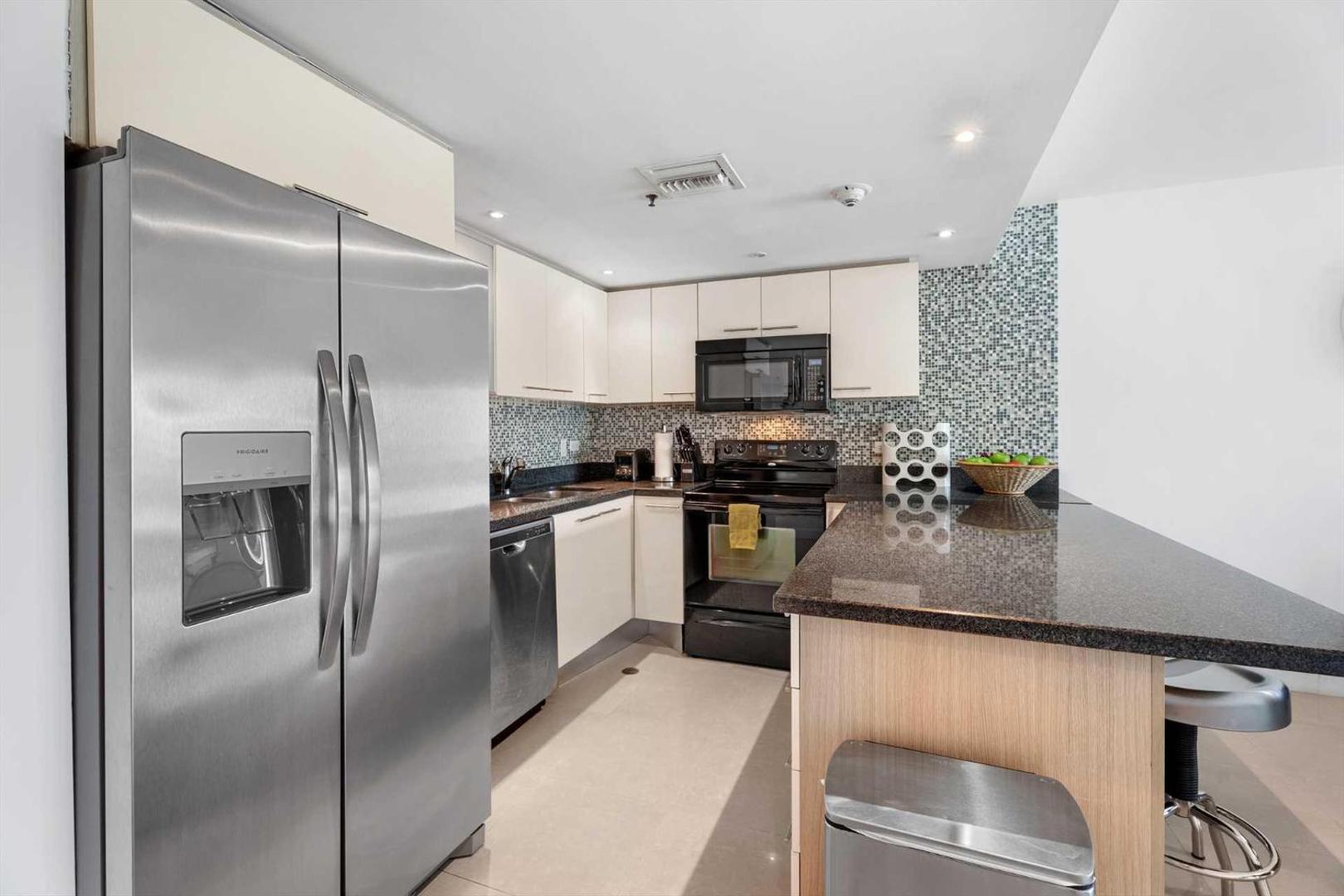 Billede 10: Beachfront - Ambiente Elegante 2BR condo - BC256