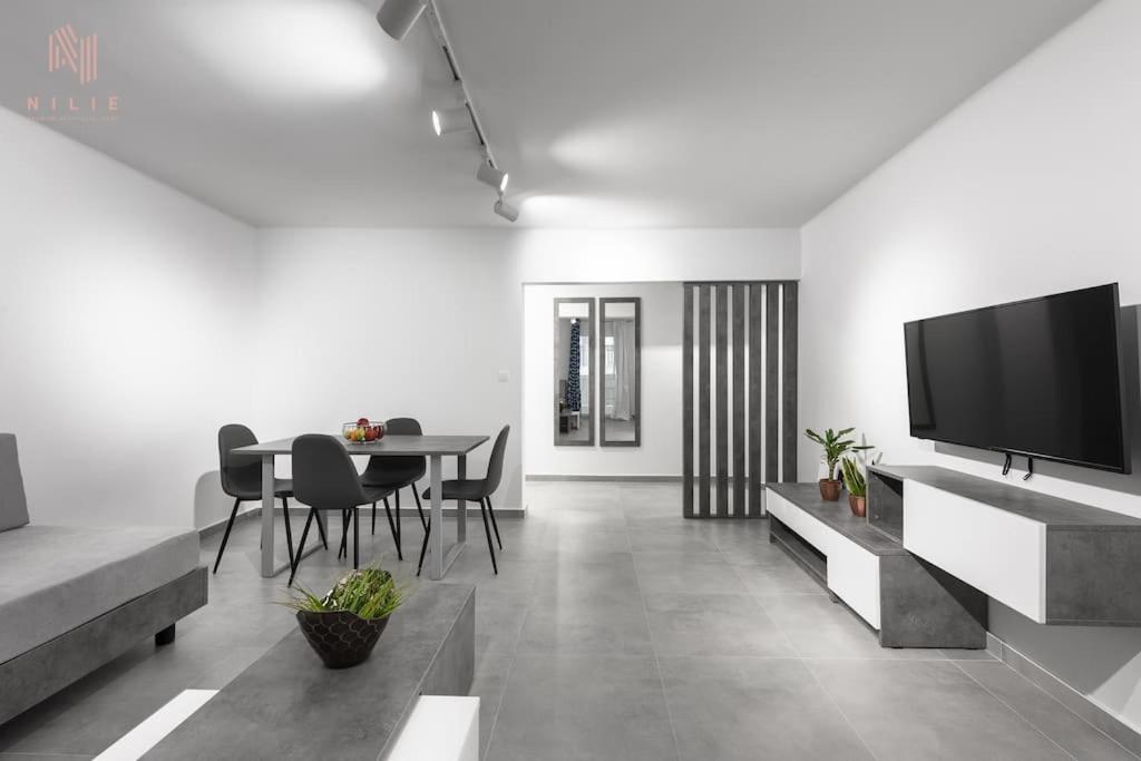 Zdjęcie 2: Consul, Nilie Hospitality MGMT