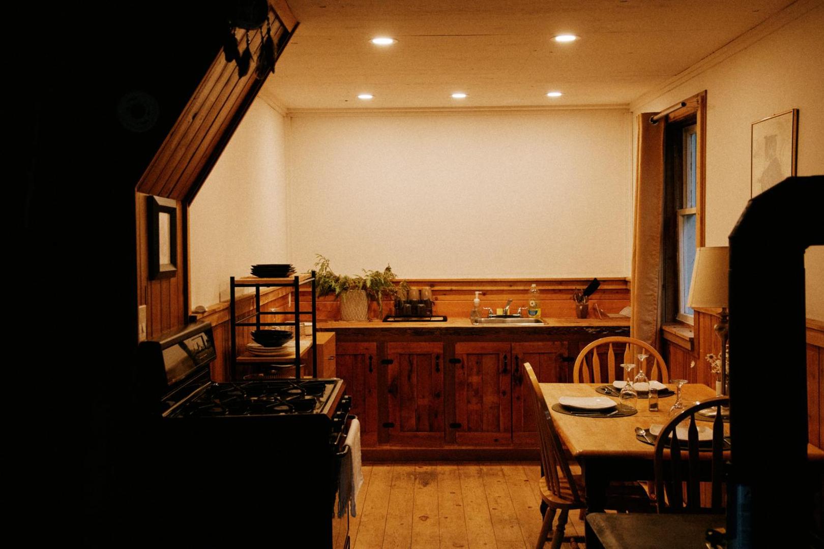 Fotografie 3: Rustic Basic Cabin at Beaverfoot