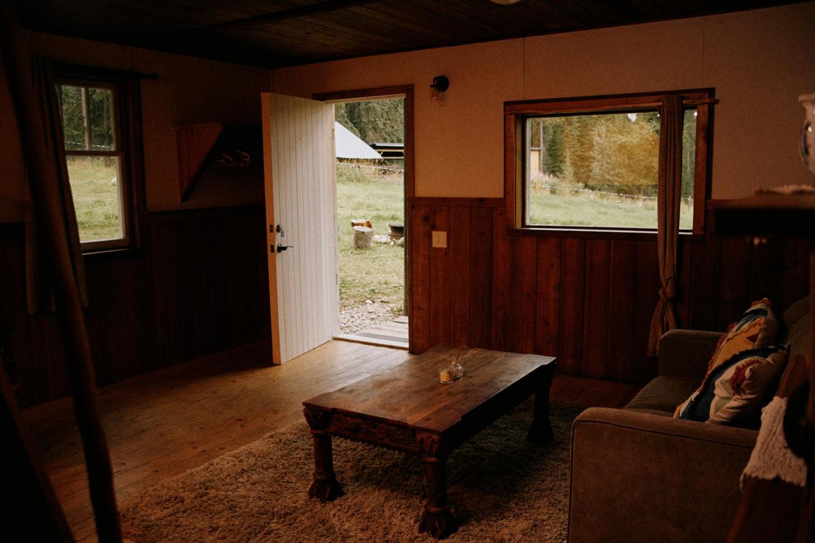 Fotografie 4: Rustic Basic Cabin at Beaverfoot