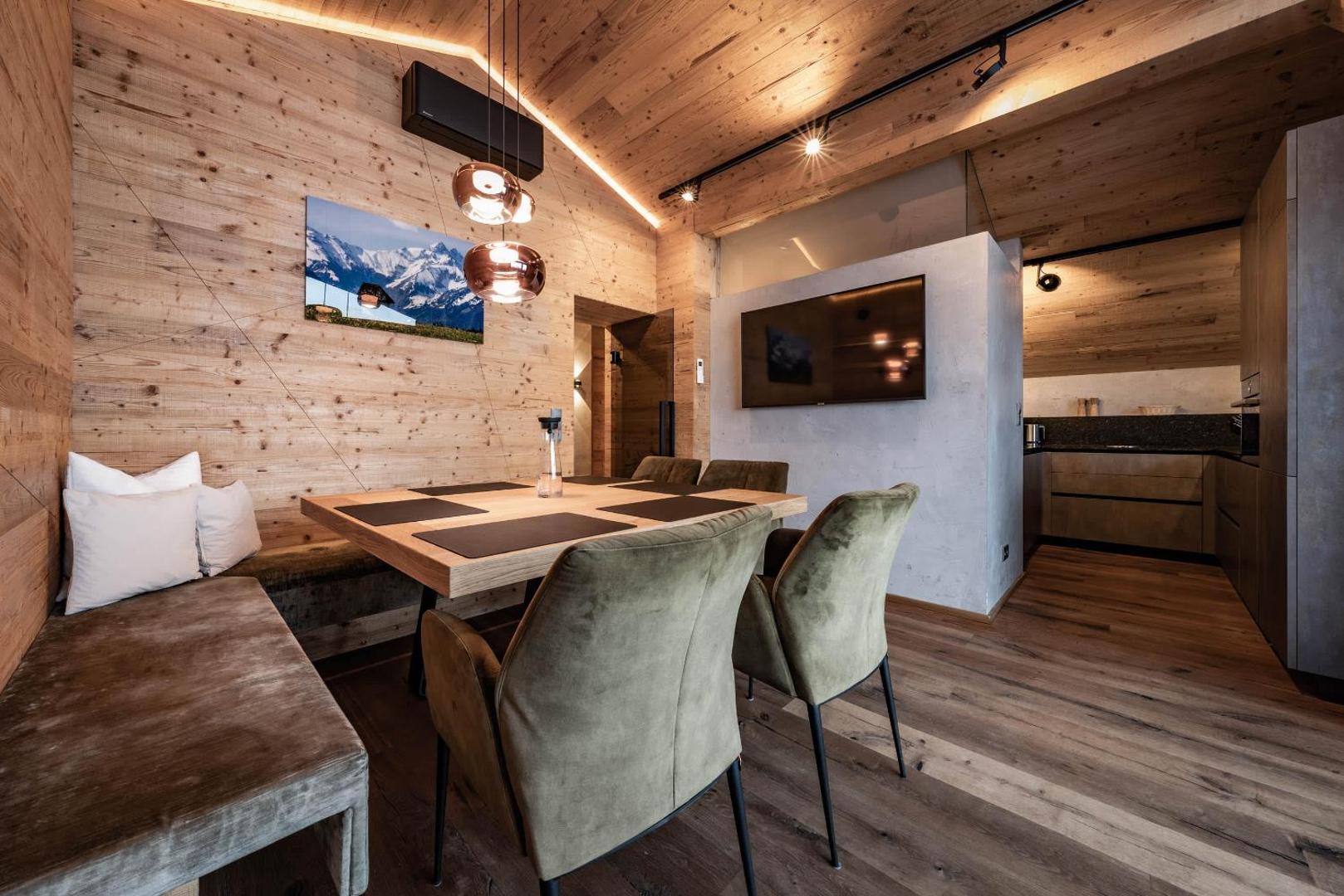 Фотография 9: Loft in the Alps Penthouse