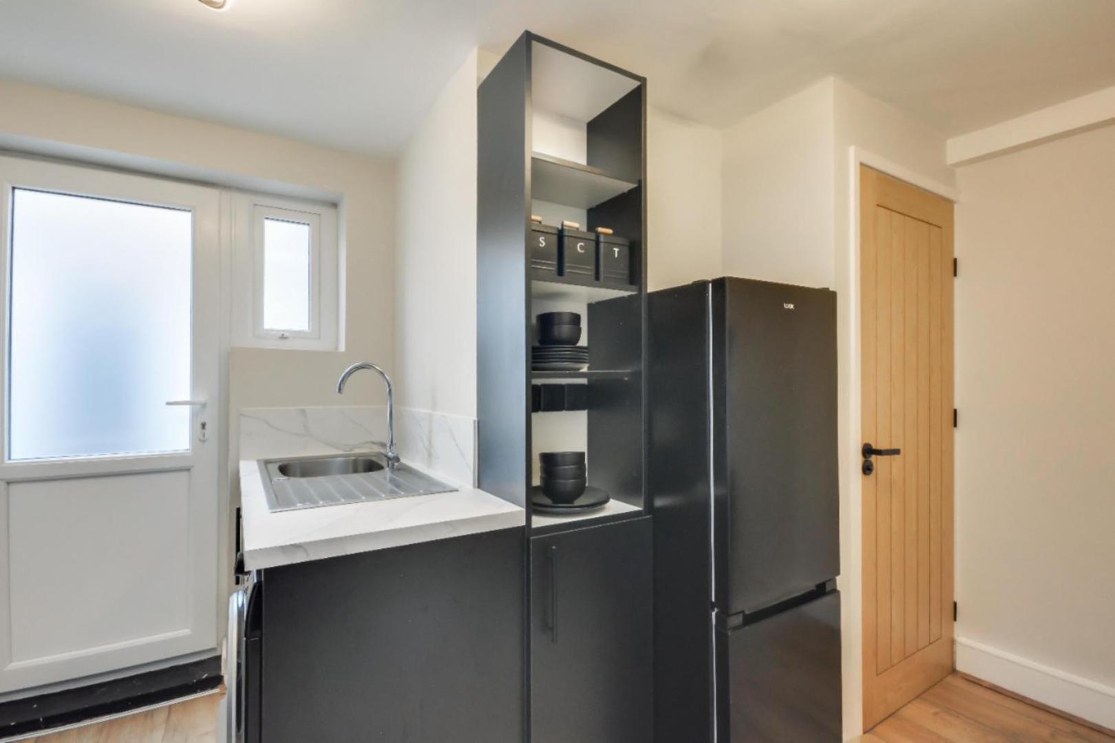 Kuva 10: Ripon By Serene Stays Stylish Liverpool Home Sleeps 5 with Free Parking Fast WiFi and Close to Stadiums