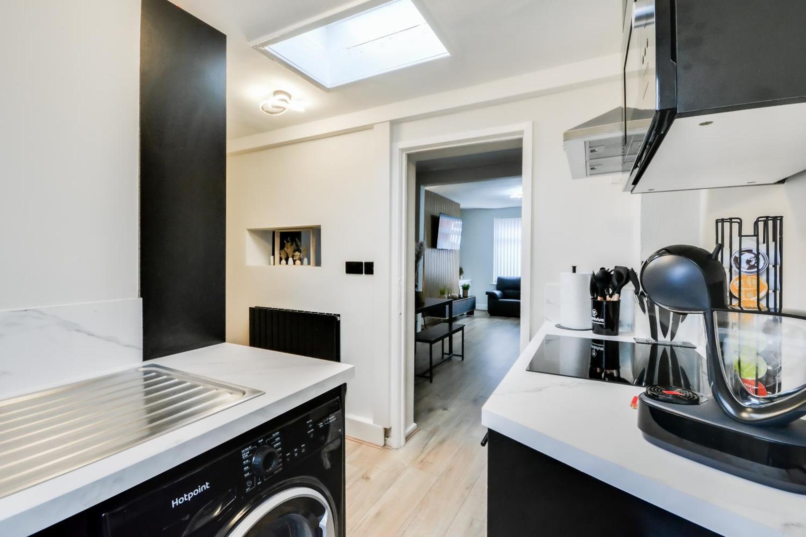 Kuva 9: Ripon By Serene Stays Stylish Liverpool Home Sleeps 5 with Free Parking Fast WiFi and Close to Stadiums