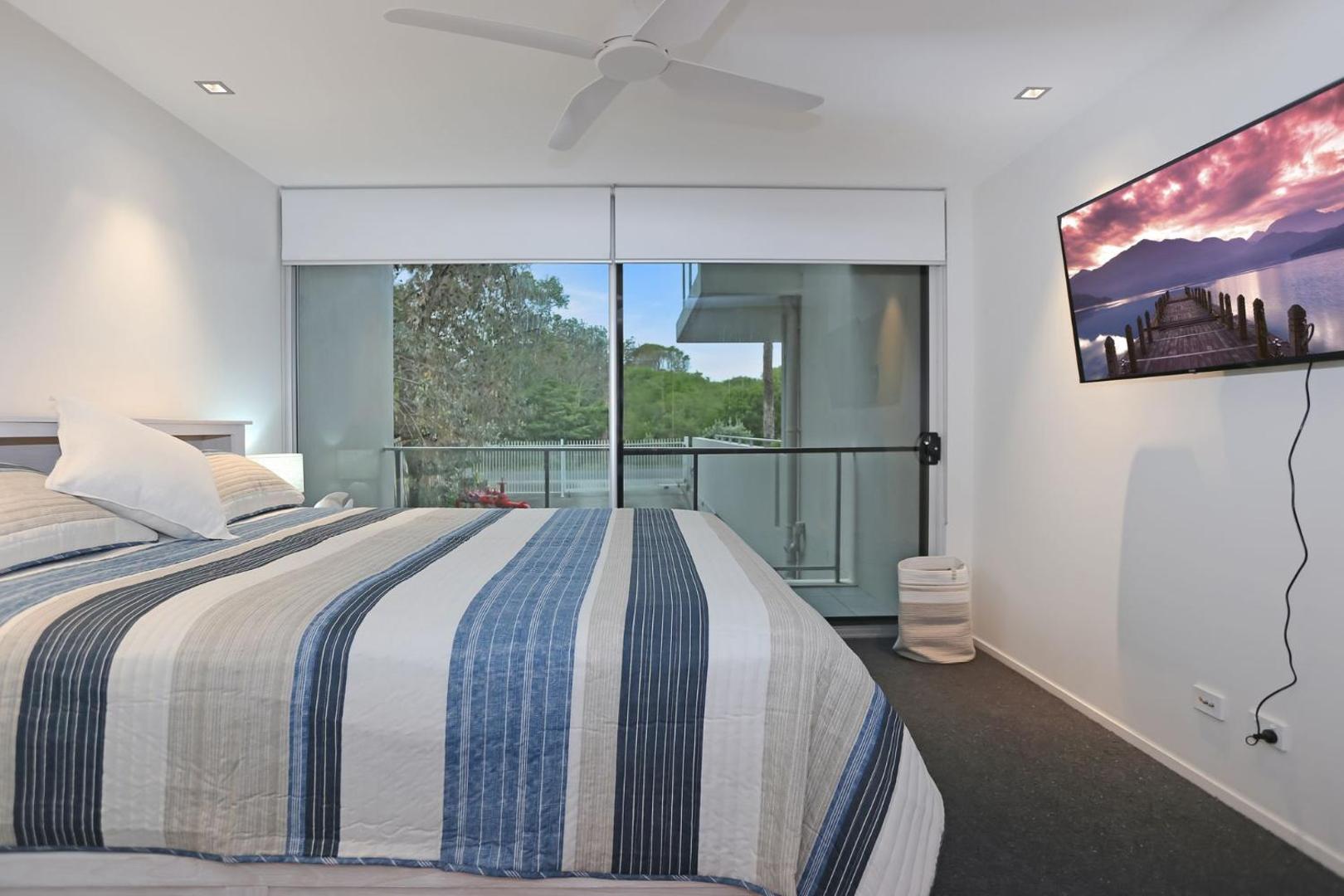 Fotografie 7: Beachfront on Bennetts Beaches Apartment 4