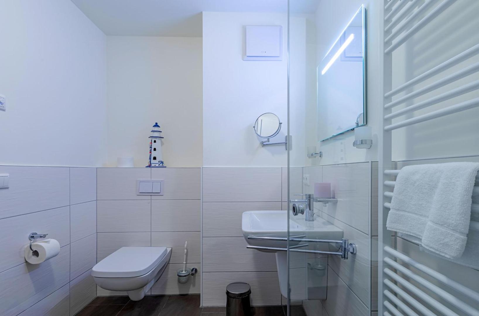 Fotografie 9: Libelle - Apartment in der Hafenresidenz mit Kamin & Hafenblick