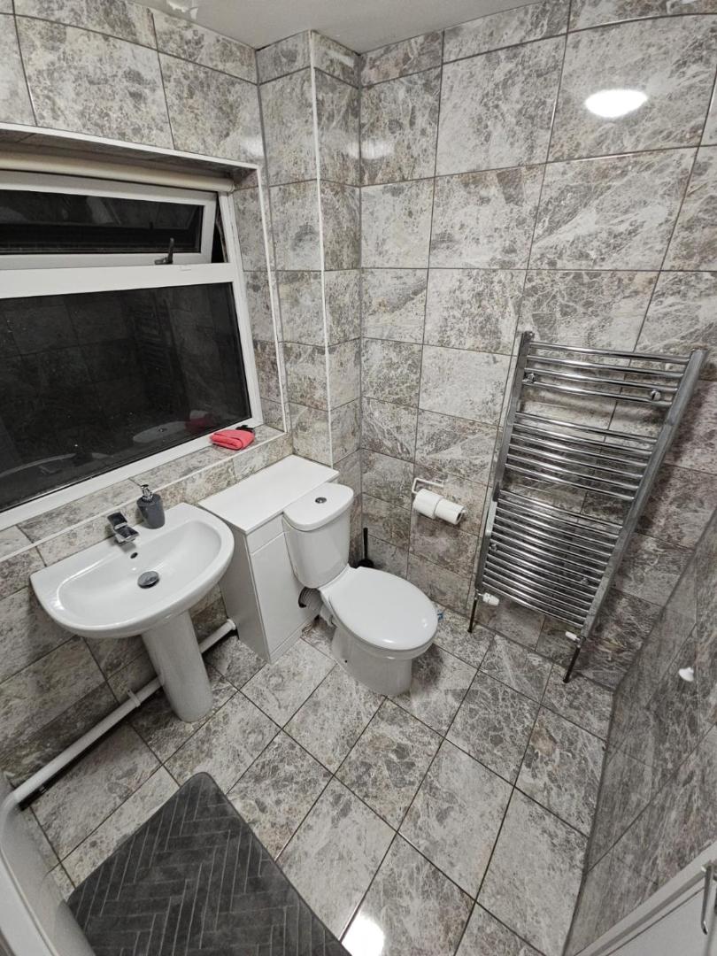 Zdjęcie 10: Spacious, cozy double room 3 with amenities