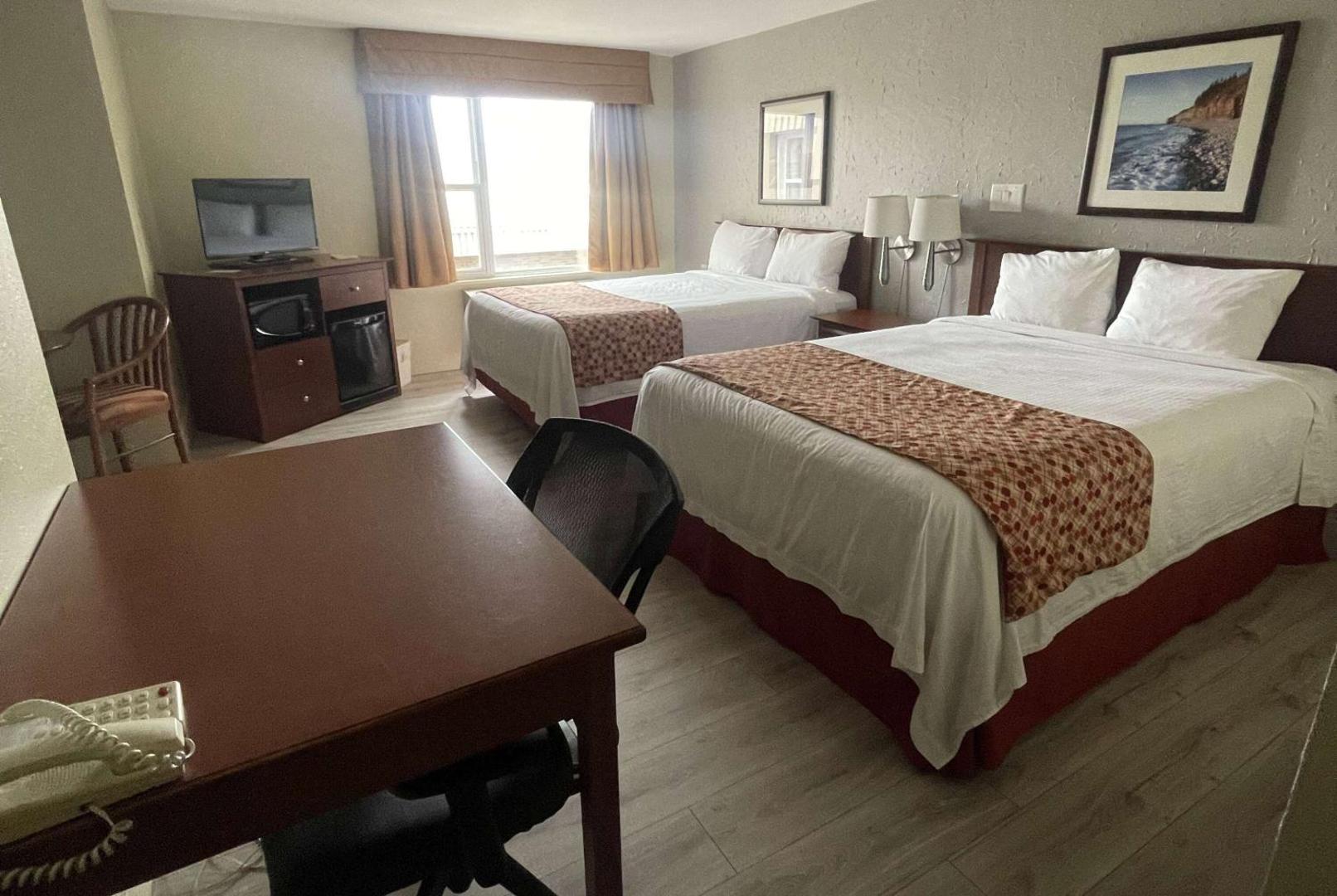 Super 8 by Wyndham Campbellton NB photo 10