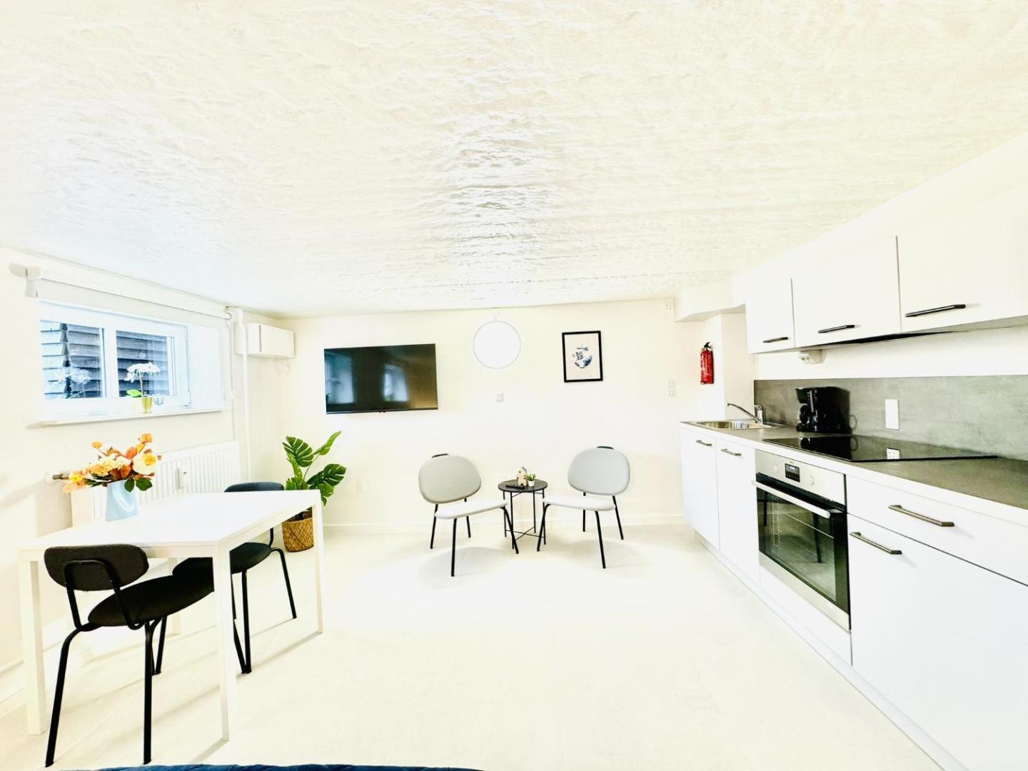 Foto 5: aday - Blue Water Studio Apartment with public Parking