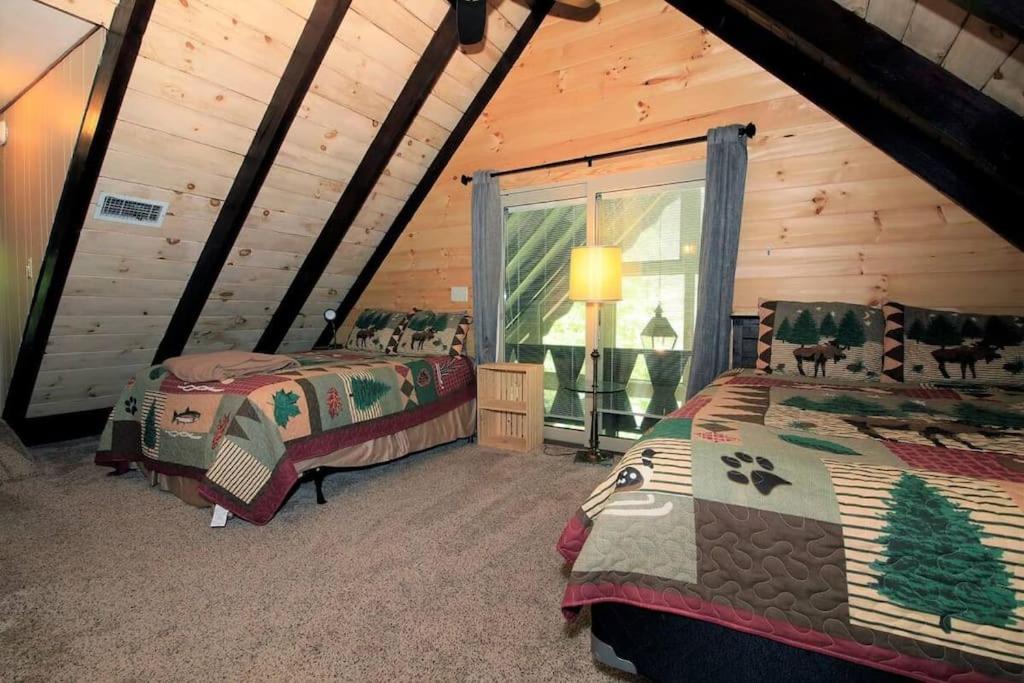 Billede 4: Foothills - Lrg Private Cabin - HotTub - Fireplace & Pit - Gburg 7min