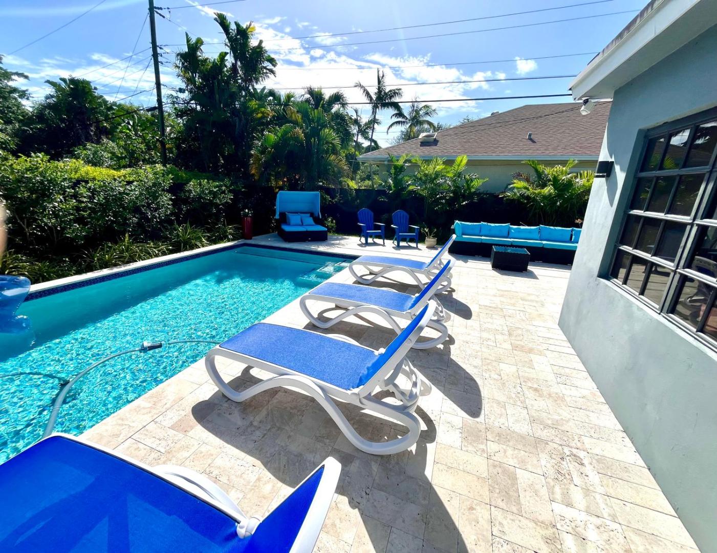POOLSIDE MANOR - Men Only Clothing-Optional photo 9