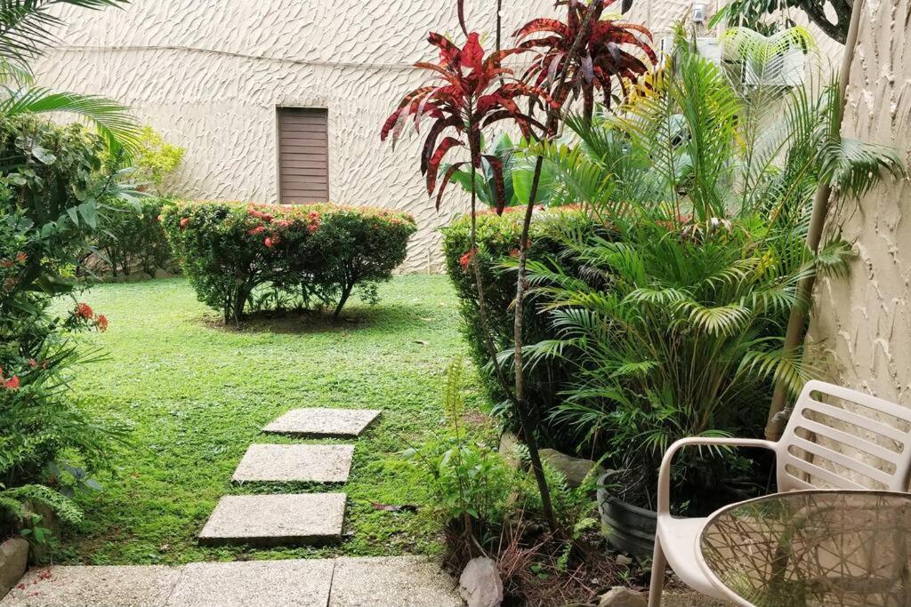 Foto 10: Secure, Gated Oasis close to City