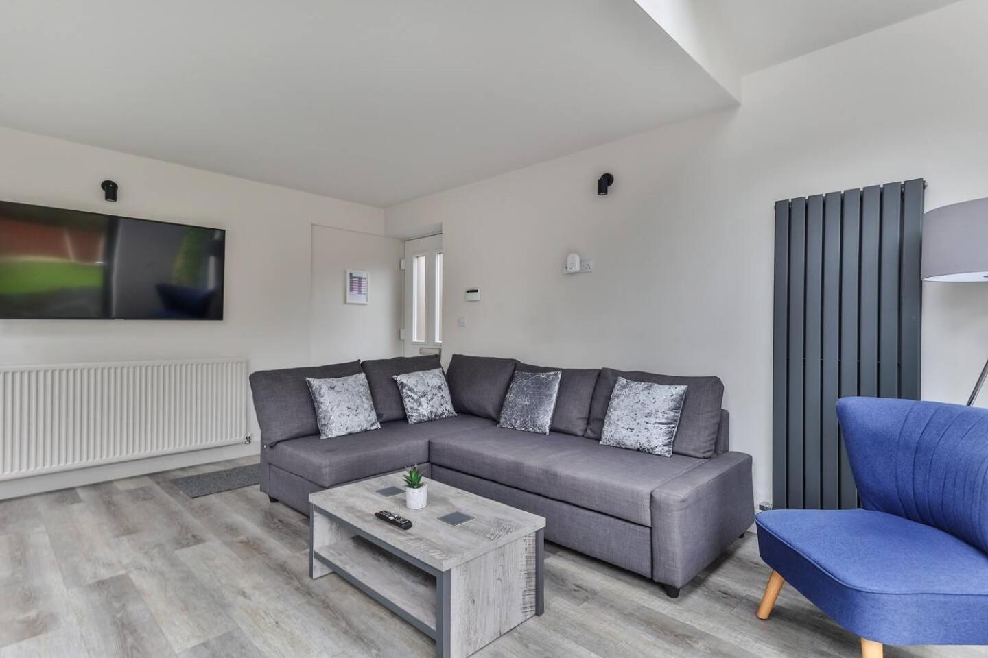 Фотография 10: Spacious, Modern 2 Bed Apartment With Ensuites