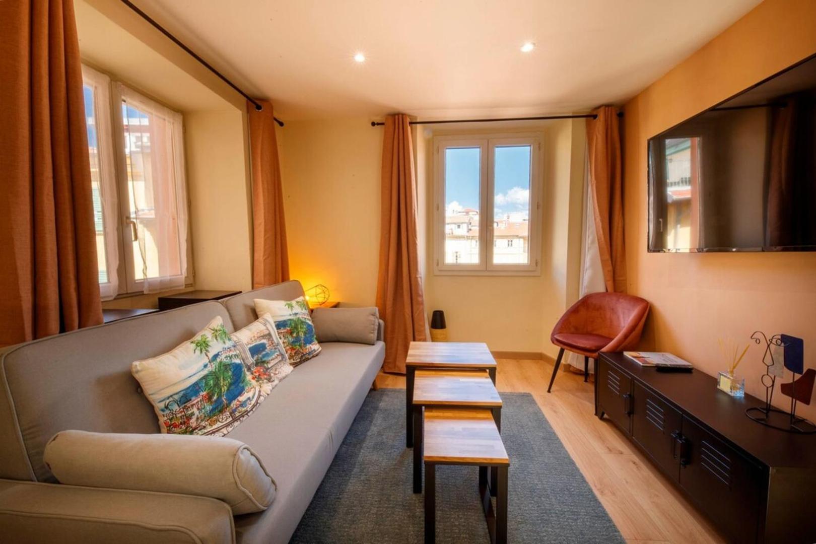 Fotografie 2: 06A2 - Heart of Old Nice beautiful renovated apartment