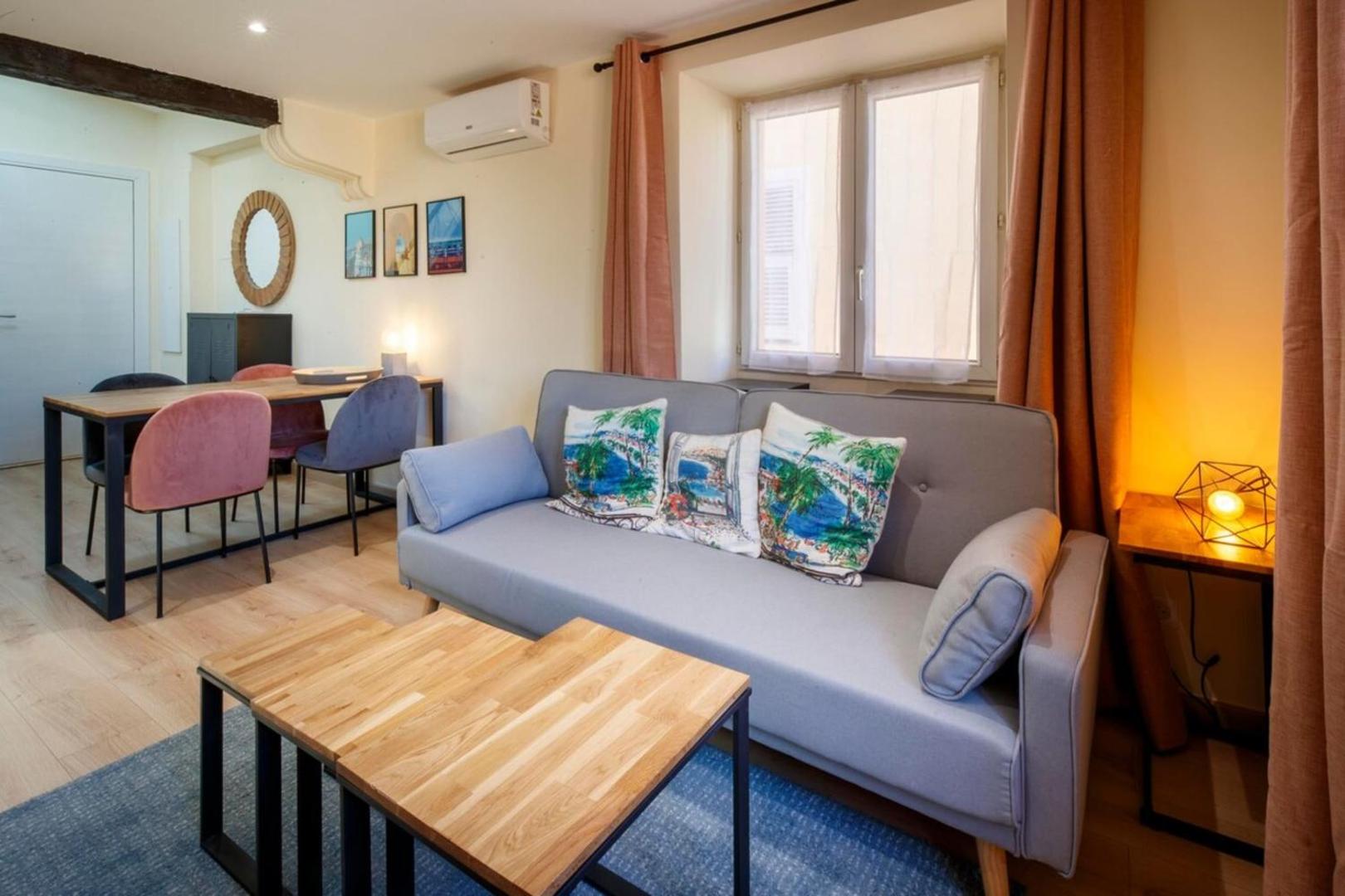 Fotografie 10: 06A2 - Heart of Old Nice beautiful renovated apartment
