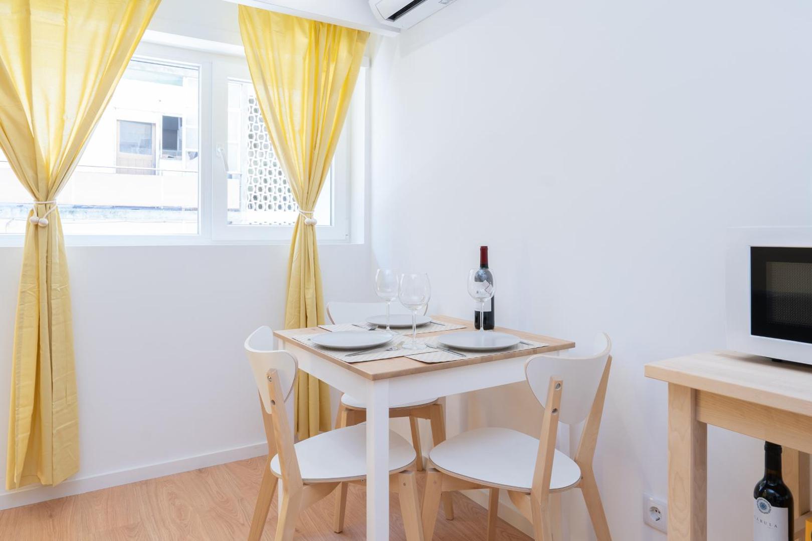 Foto 6: Host Wise - Sweet Sunny Flat with Balcony