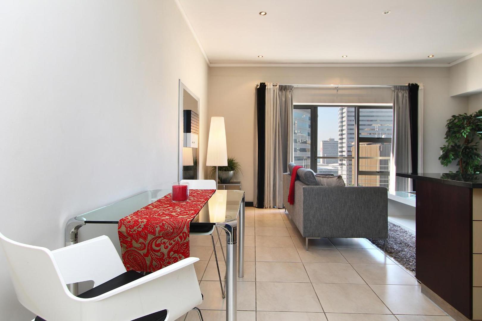 Billede 4: Full power, Central, walk to Restaurants & Waterfront, Pool & AC