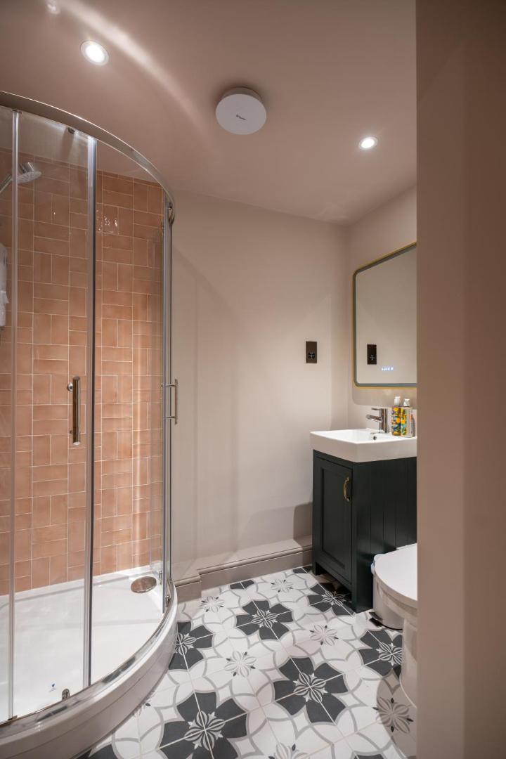 Zdjęcie 7: Kitsune - 1 Bedroom Luxury Apartment by Mint Stays