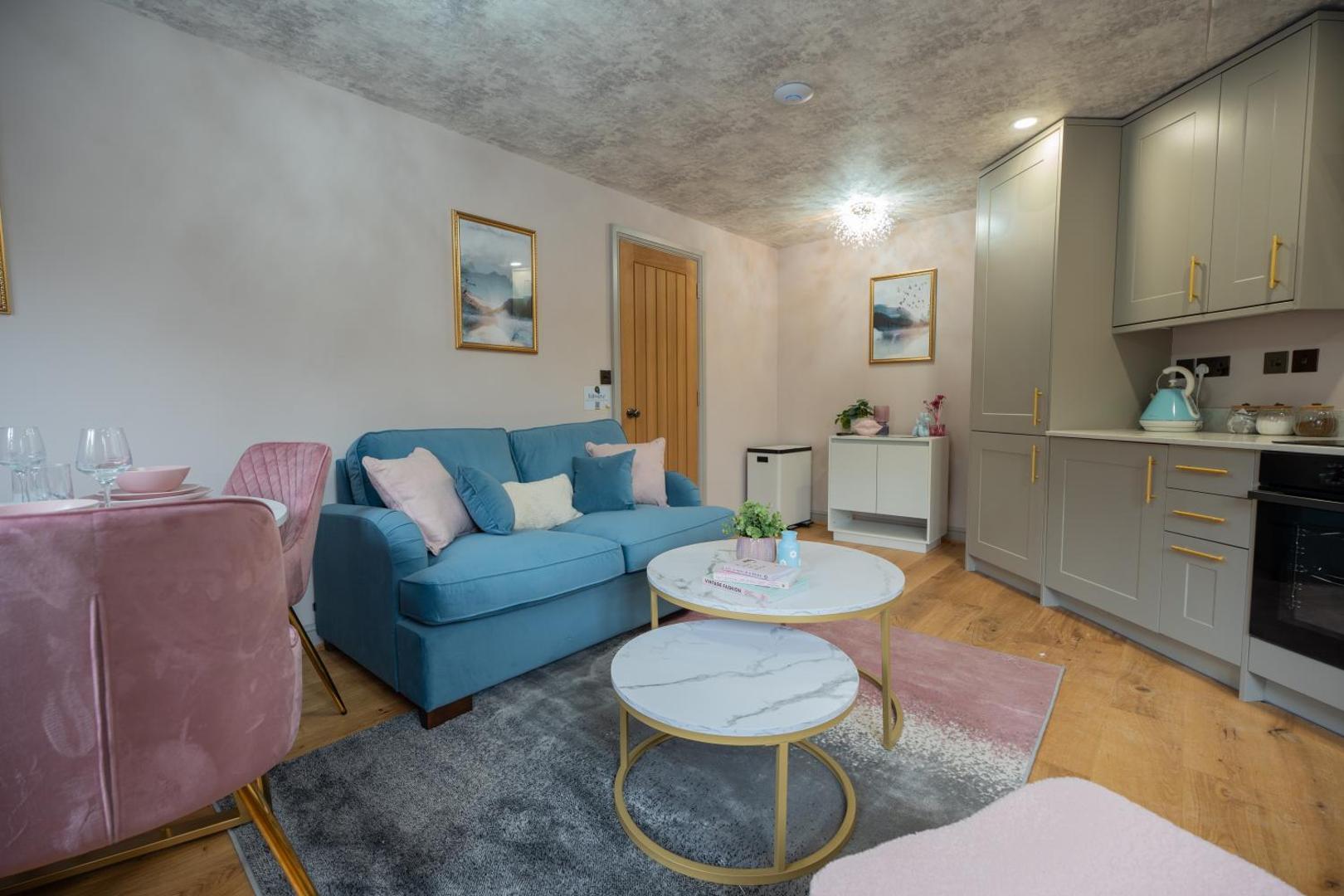 Zdjęcie 2: Kitsune - 1 Bedroom Luxury Apartment by Mint Stays