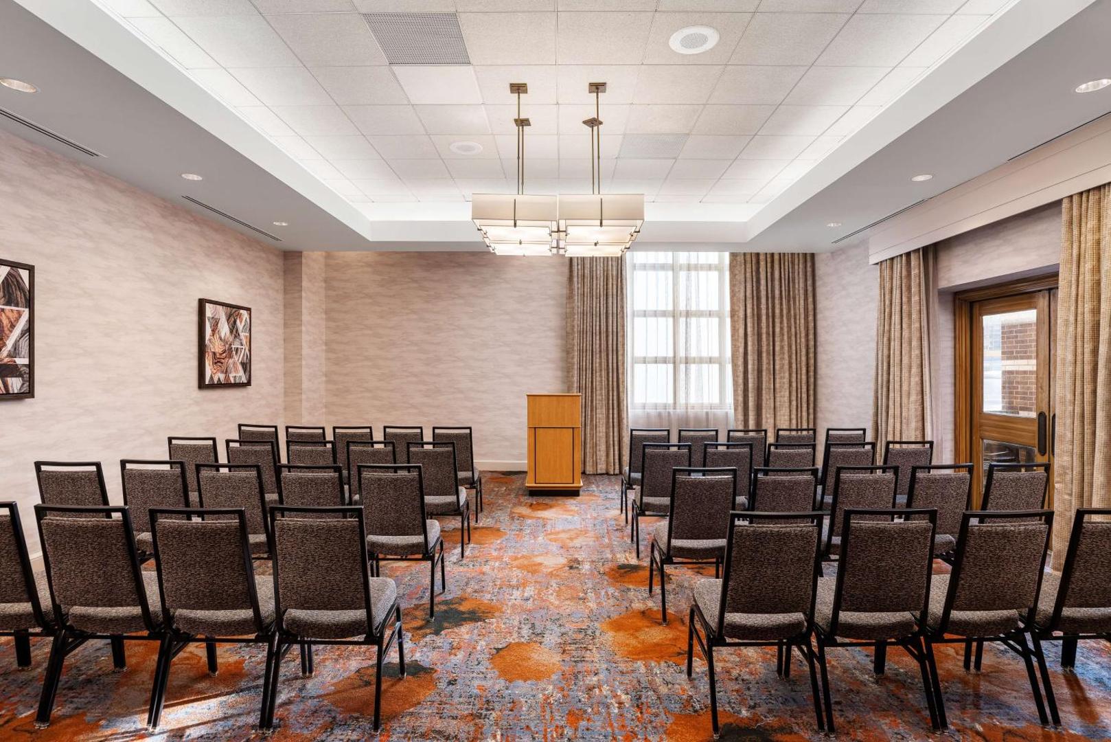 Foto 10: DoubleTree Suites by Hilton Austin Downtown Capitol