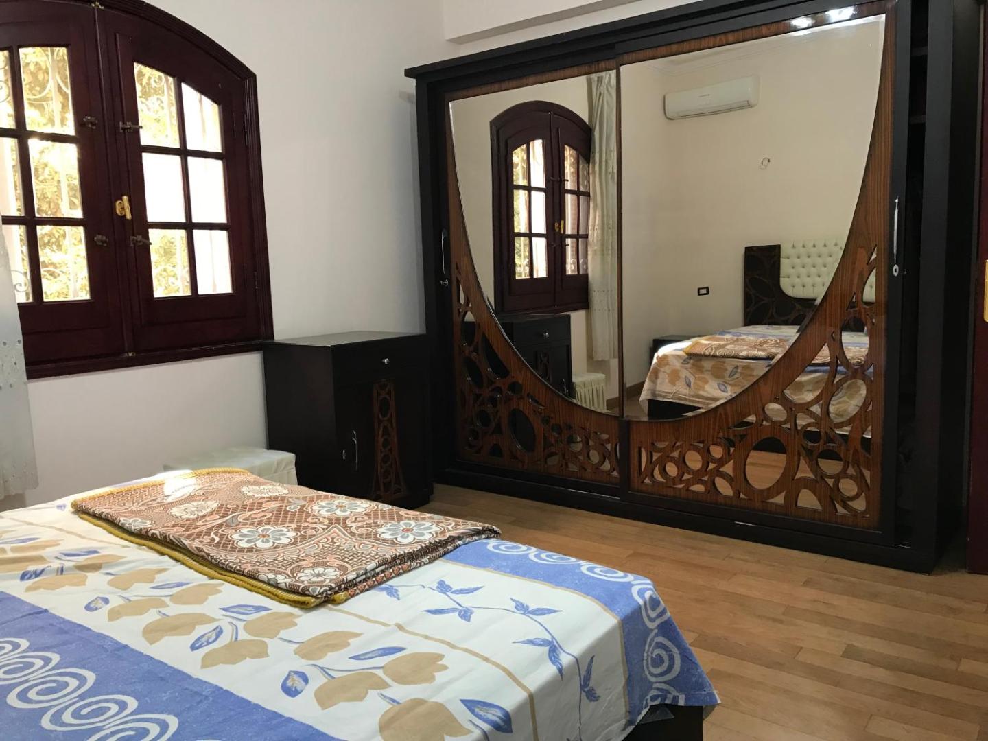 Foto 2: Spacious flat in 5th Settlement New Cairo