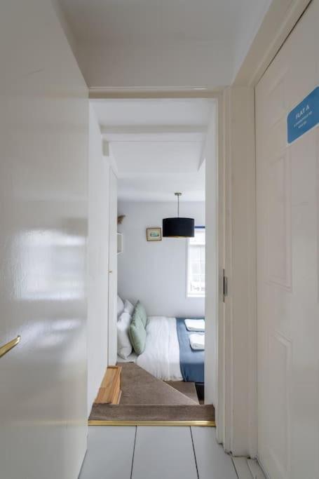 Bilde 4: Studio Flat in Victorian West Kensington Mansion with balcony