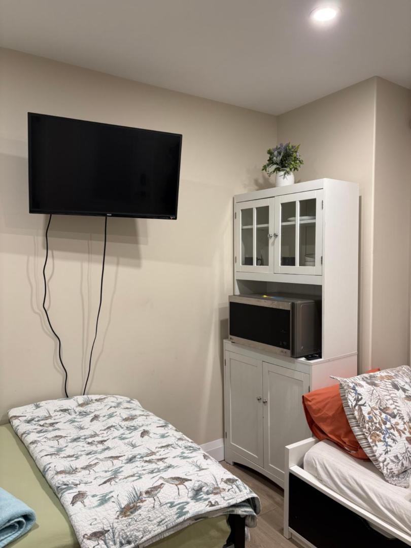 Fotografie 10: Studio unit with private entrance, 2 bed 1 bath