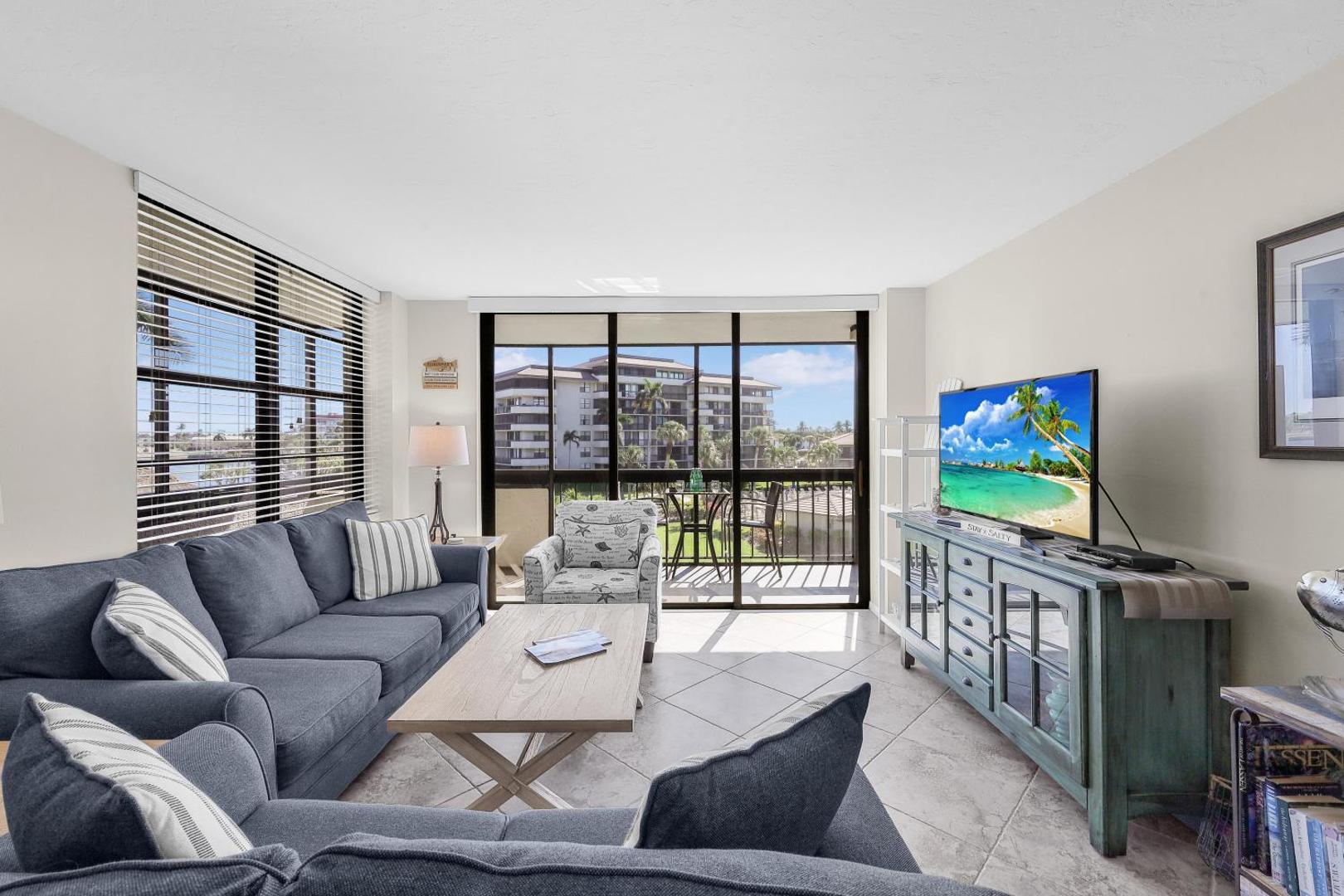 Billede 3: Condo with pool, view of Clam Bay and walk to beach