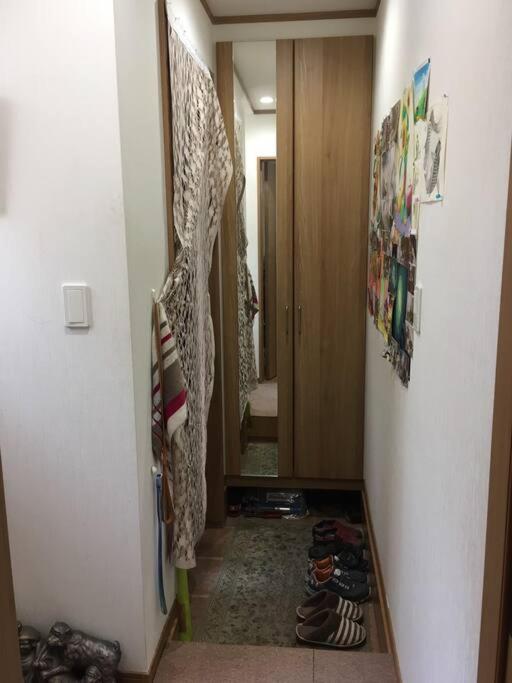 Bilde 3: 一軒屋の個室を格安で利用可能
