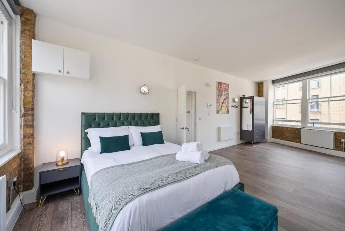 Zdjęcie 2: Spacious & bright oasis in Old Street