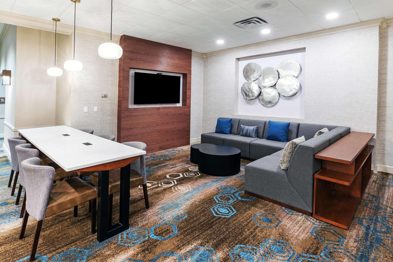 Φωτογραφία 2: DoubleTree by Hilton Tulsa Downtown