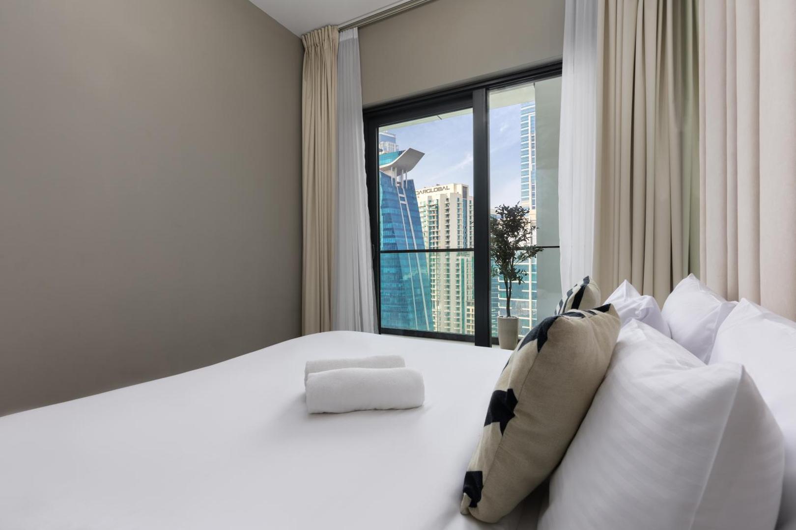 Foto 9: Waves - Modern Apt with Balcony & Canal View in Business Bay