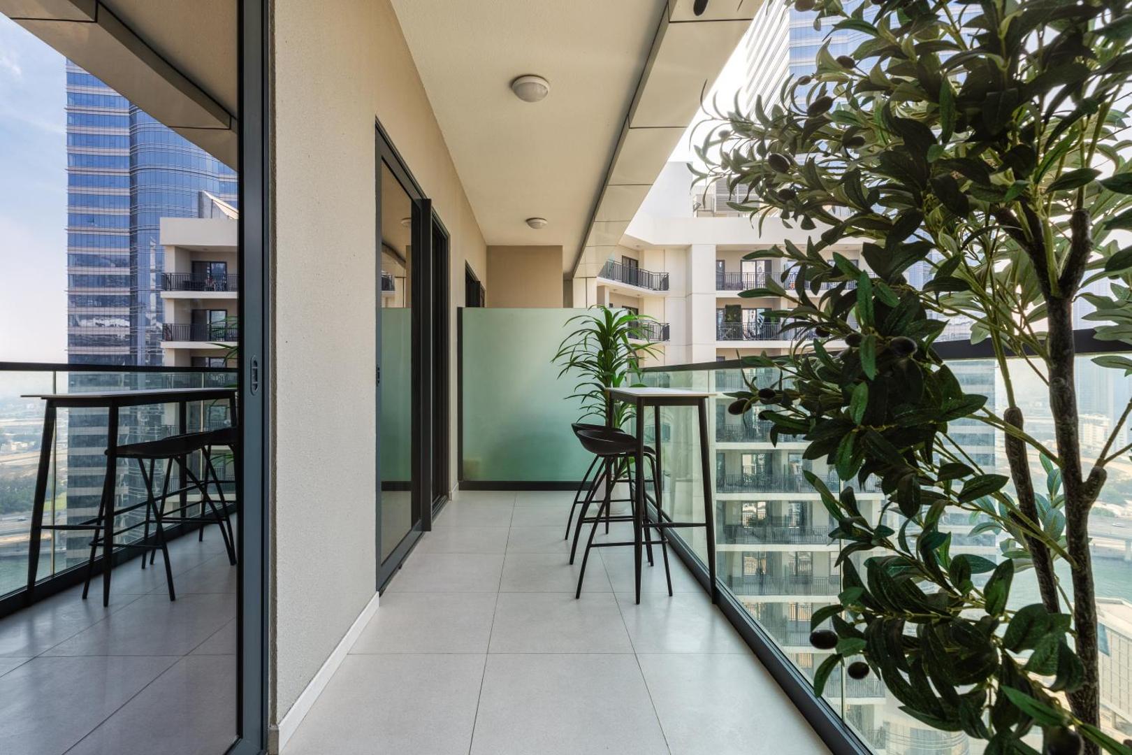 Foto 10: Waves - Modern Apt with Balcony & Canal View in Business Bay