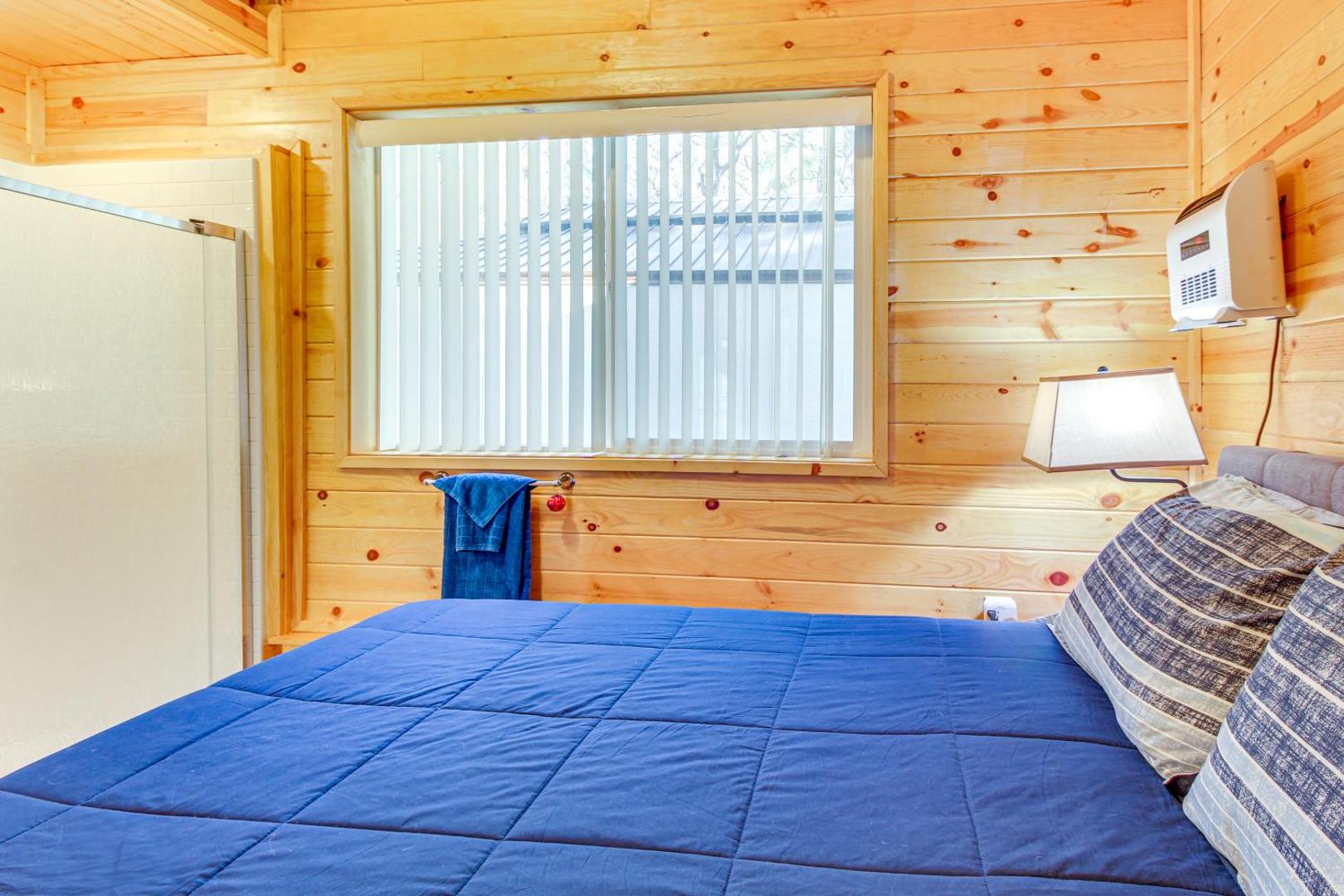 Kuva 6: Grill, Fire Pit Pet-Friendly Lakeside Cottage!
