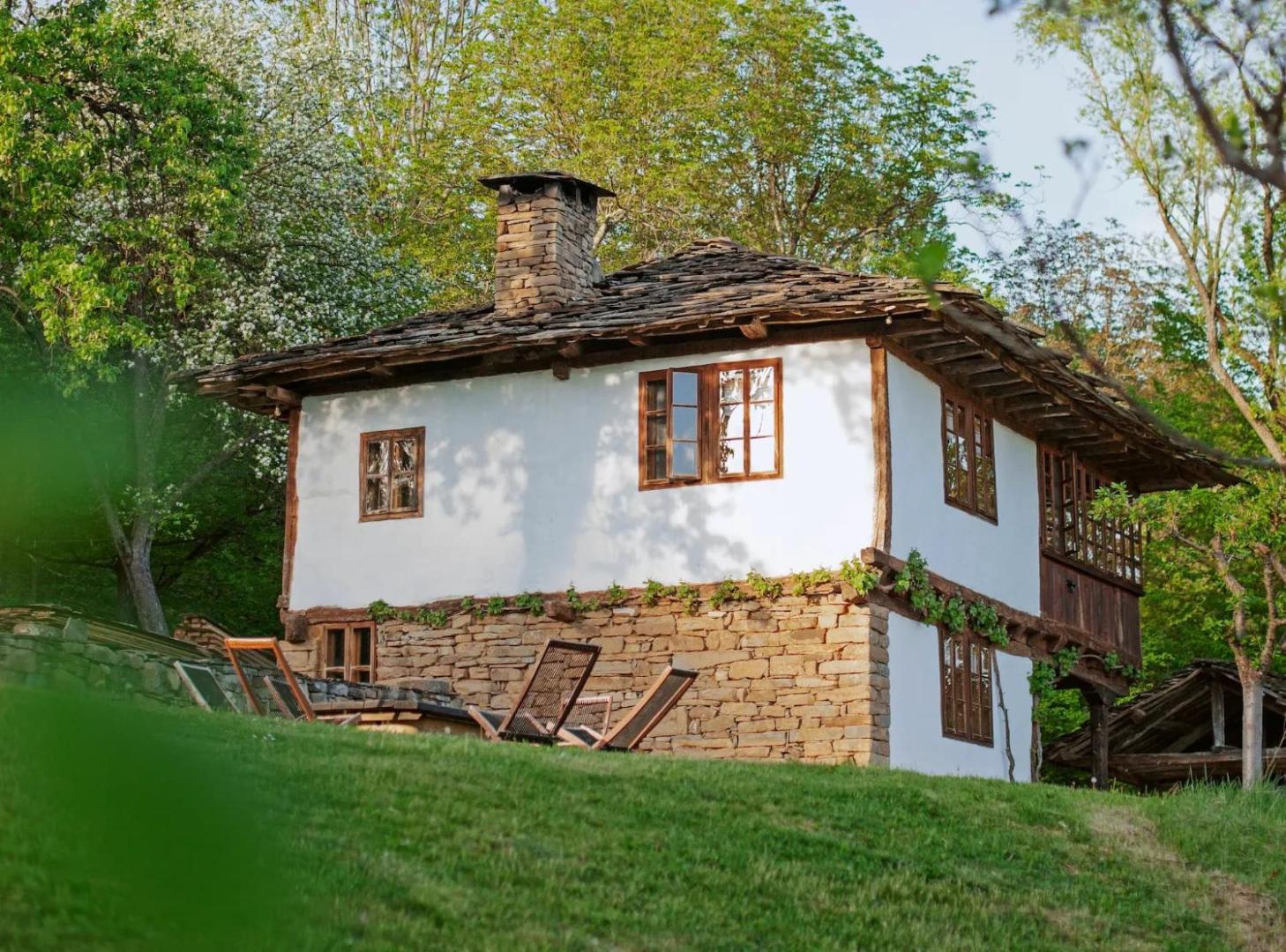 Foto 4: Authentic House with Stunning Mountain View - Karashka