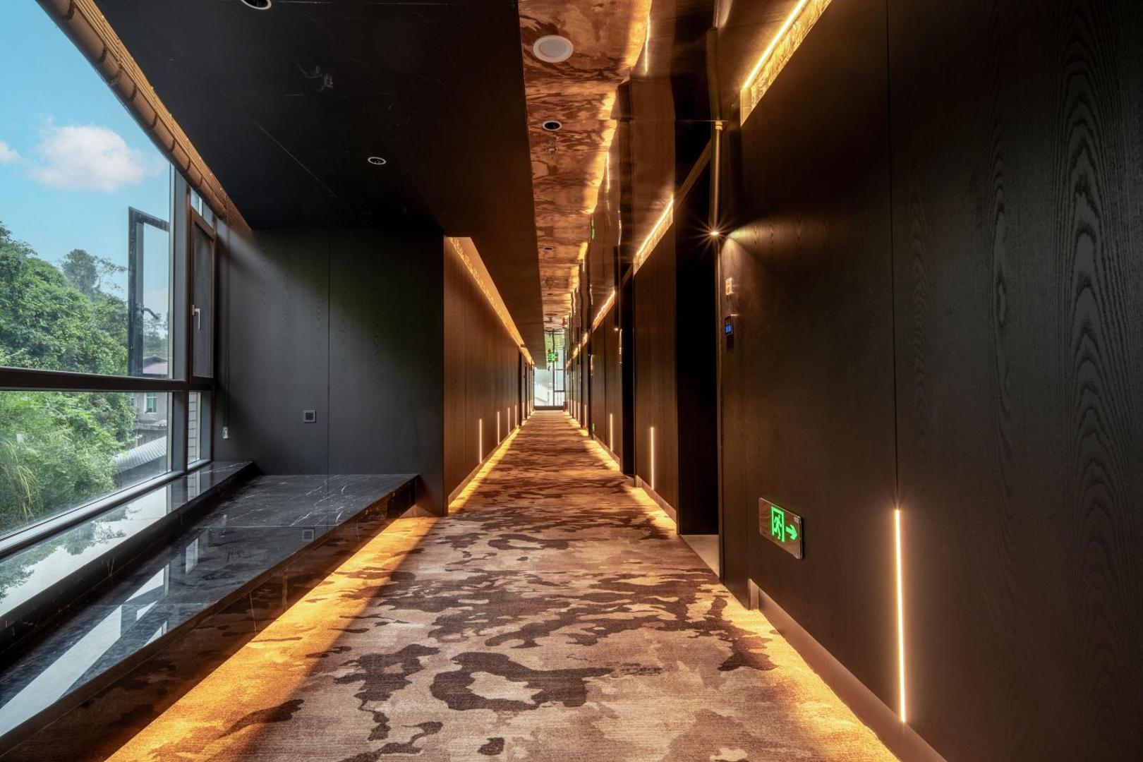 Kuva 9: Allin Hot Spring Resort Hotel Fenghuang Ancient Town Branch