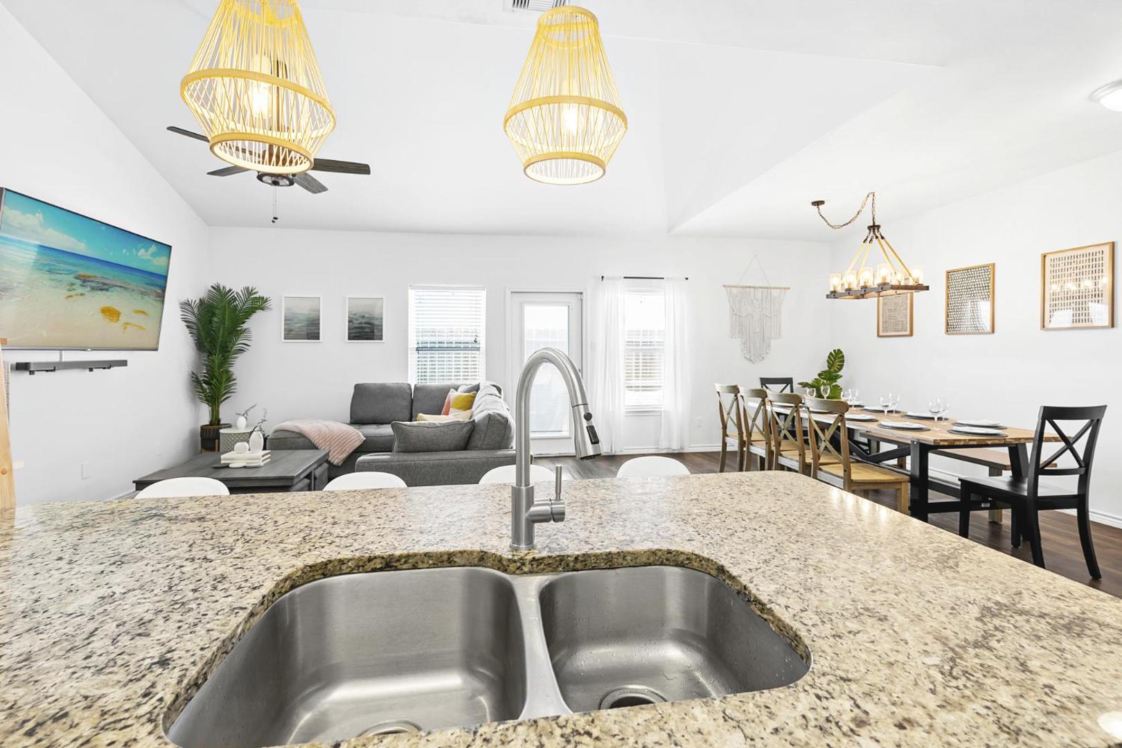 Foto 10: Large Pool, Near the Beach, 5 Bedroom, King Beds, Patio, Grill, Pet Friendly