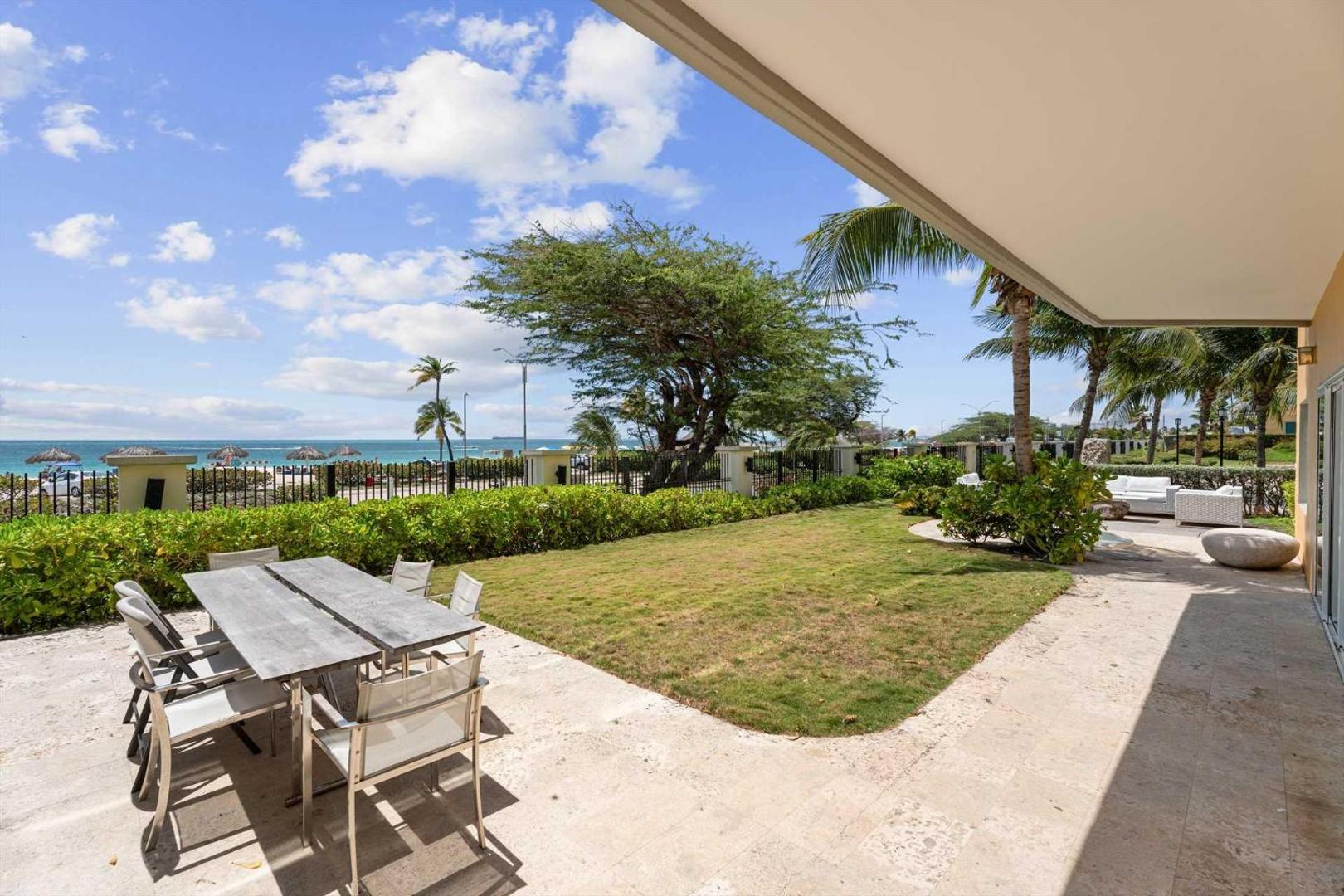 Foto 5: Beachfront - Grand Regency 5BR condo - BG131