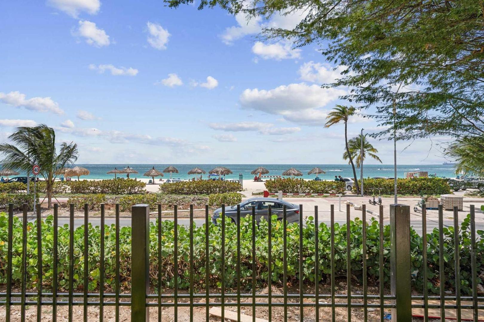 Foto 6: Beachfront - Grand Regency 5BR condo - BG131