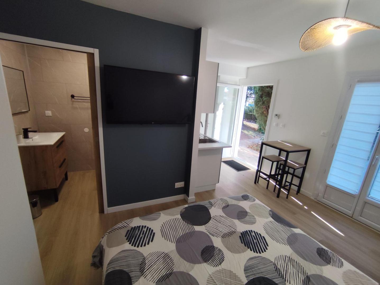 Fotografie 9: Studio with garden and pool, easy Nîmes access