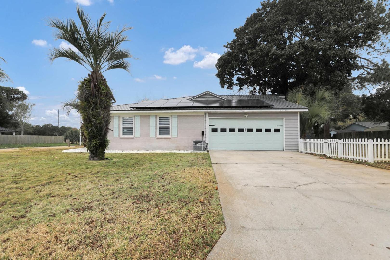 Foto 10: Ocean - 5 Beds Retreat with Pickleball, Arcade, Grill & Beach Access!