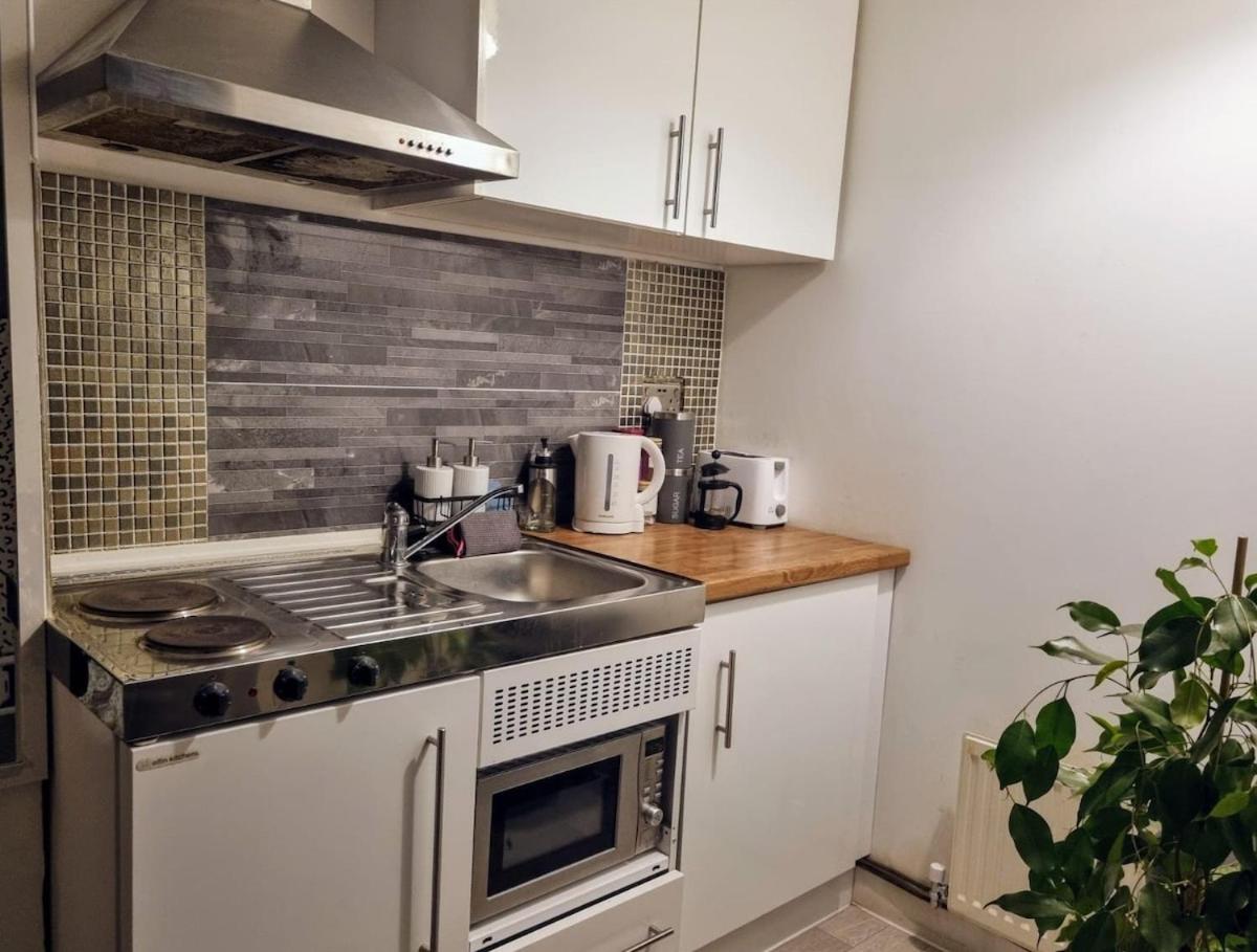 Zdjęcie 6: Loft Flat, near Hampton Court Palace, Free Parking