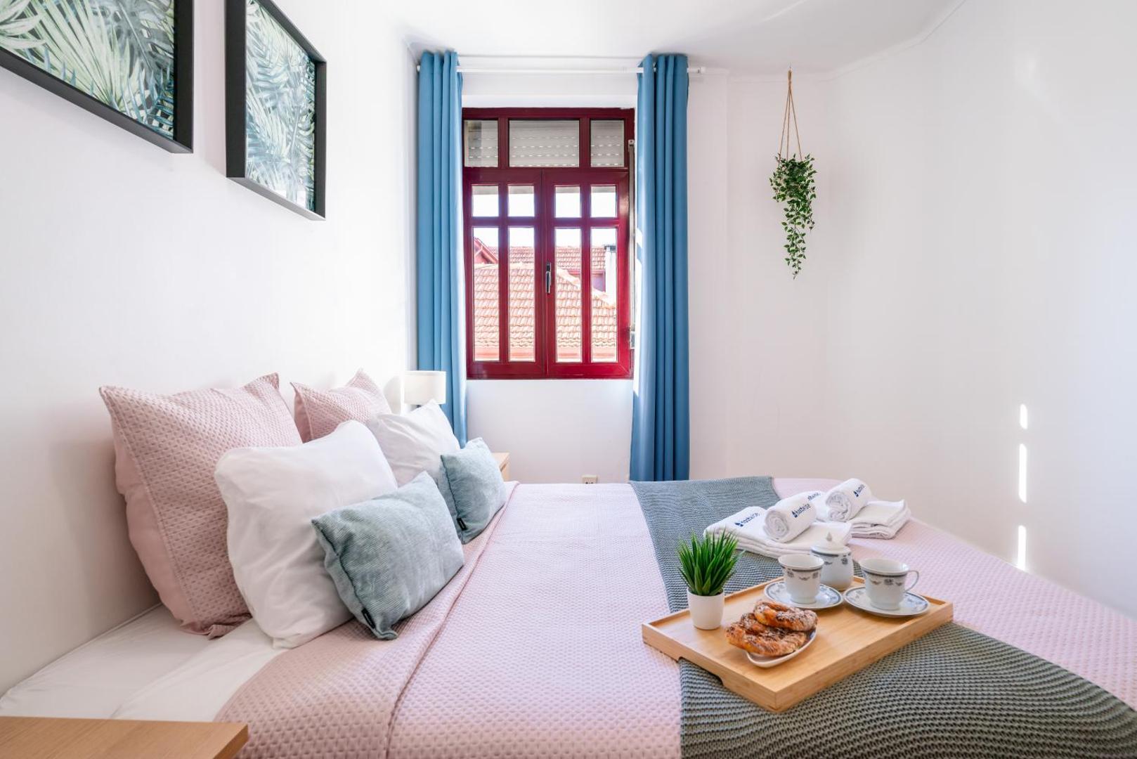Foto 7: Host Wise - Spacious Comfortable Apartment - Balcony