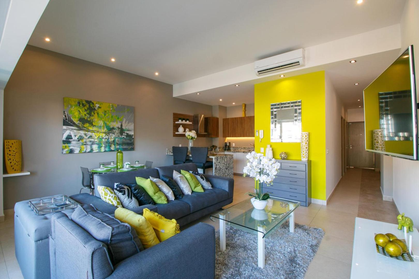 Fotografie 2: Featured on HGTV, Mountain Views, Rooftop Pool at Zenith in Old Town