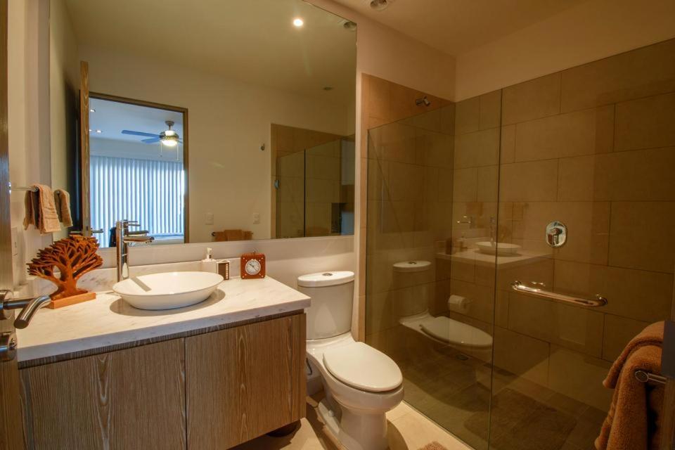 Fotografie 9: Featured on HGTV, Mountain Views, Rooftop Pool at Zenith in Old Town