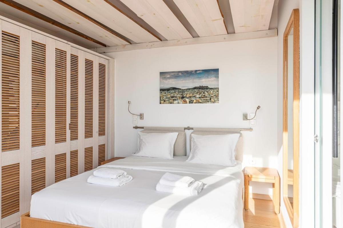 Foto 2: Sofokleous suite with Acropolis stunning view