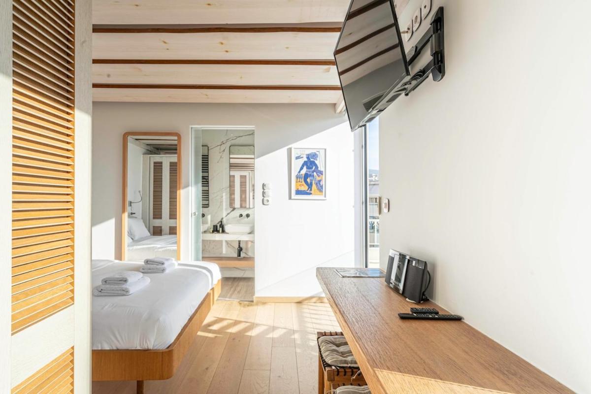 Foto 3: Sofokleous suite with Acropolis stunning view