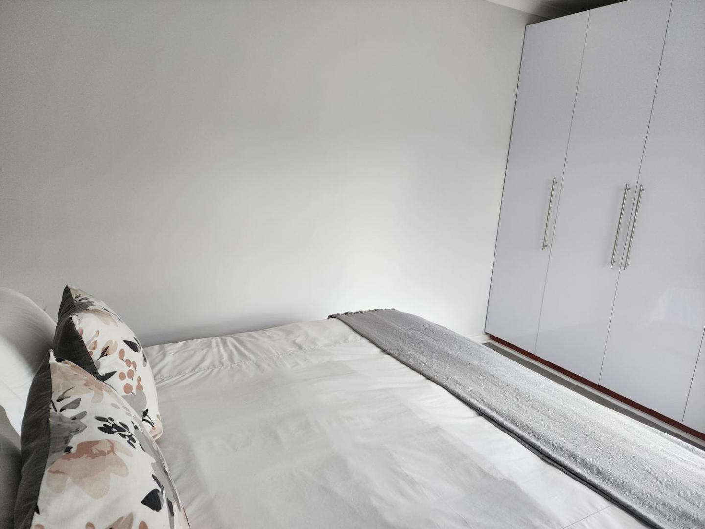Bilde 8: Unit 2 at 9 la Roche Self Catering Apartments