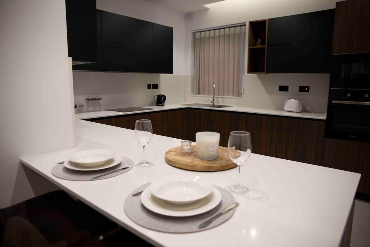 Fotografia 8: Flat 2, Large 3 bedroom Apartment, close to Countryside & Beaches, Sleeps 11!