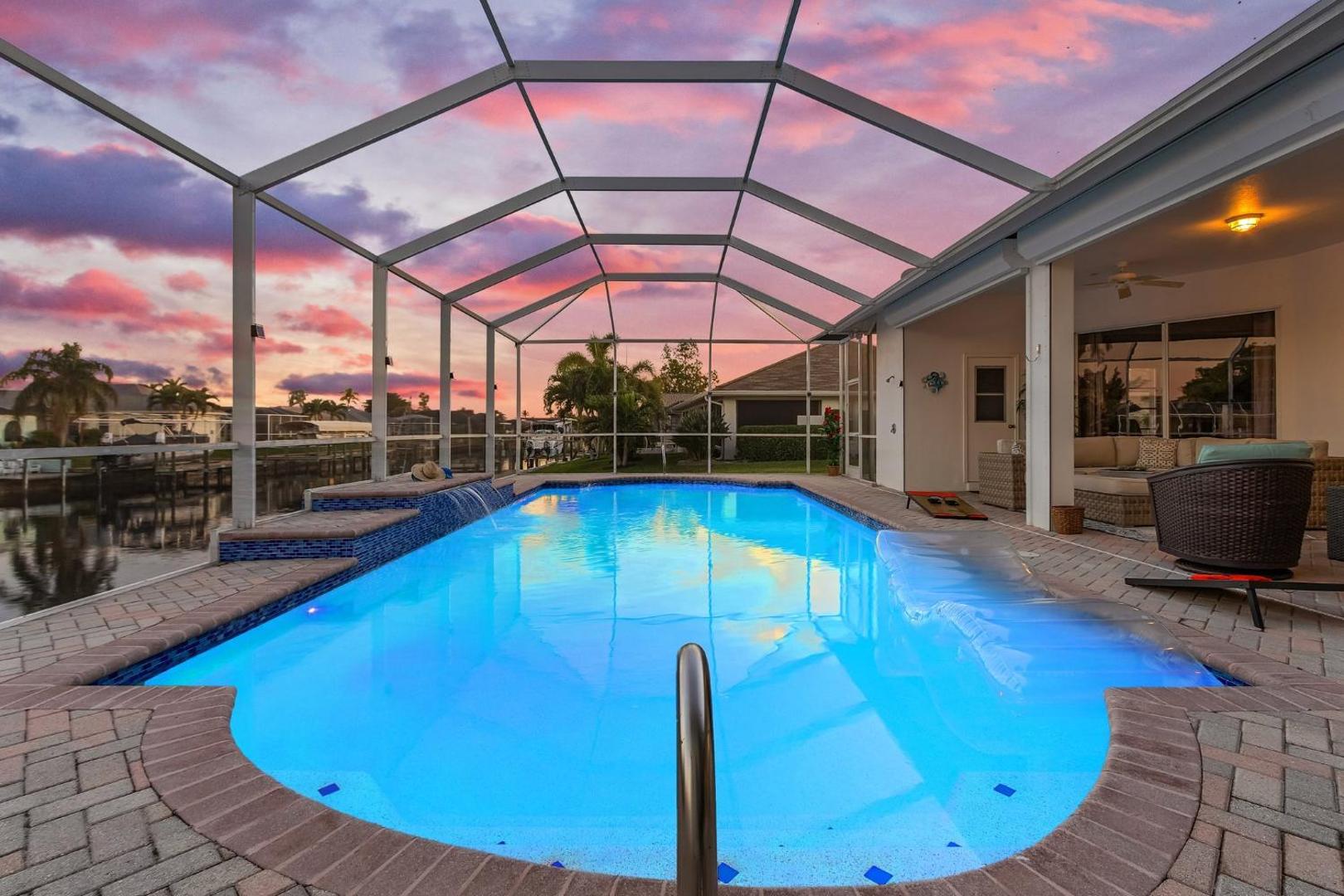 Foto 2: Gulf Access, Dock with Tiki, Heated Pool & Pool Table - Mango Paradise-Roelens
